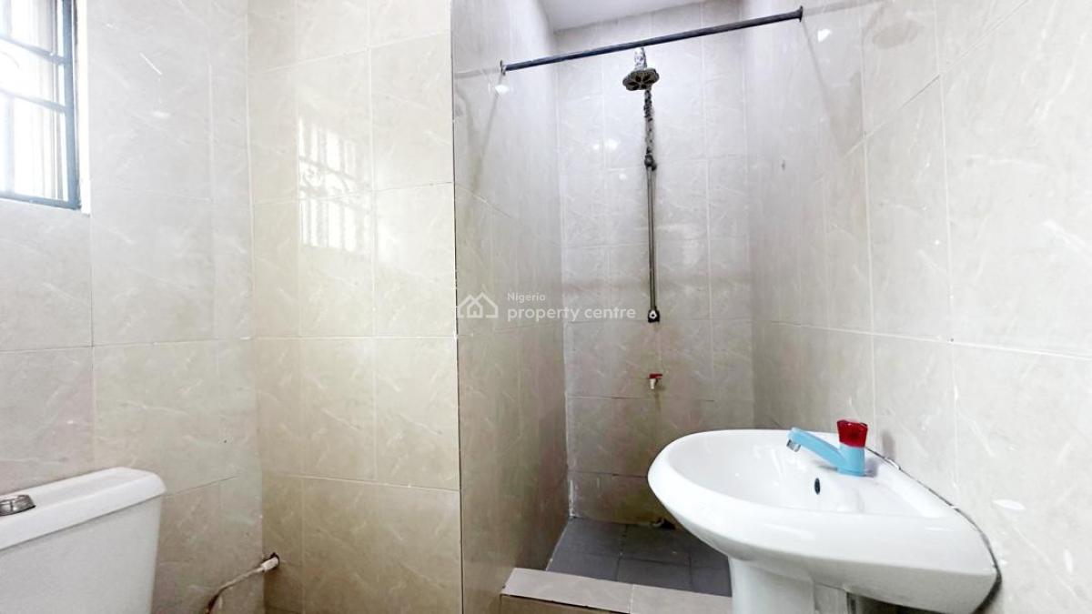 Luxury 3 Bedroom Apartment, Gra Phase 1, Magodo, Lagos, Flat / Apartment for Rent