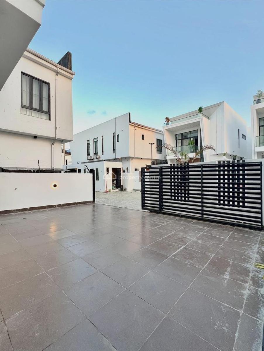 4 Bedroom Fully Detached Home with Swimming Pool, Lekki, Lagos, Detached Duplex for Sale