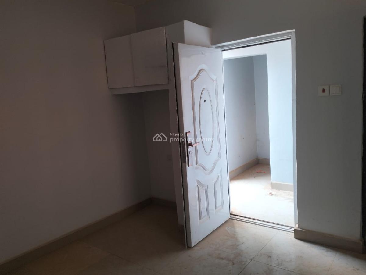 Neat Self Contain, 3rd Avenue, Gwarinpa, Abuja, Self Contain (single Rooms) for Rent
