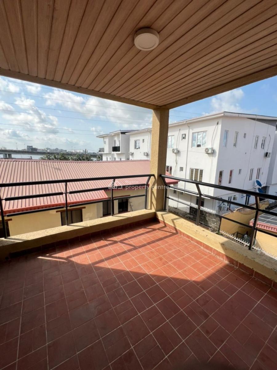 Newly Renovated 4-bedroom Penthouse with Bq, Lekki Phase 1, Lekki, Lagos, Flat / Apartment for Rent