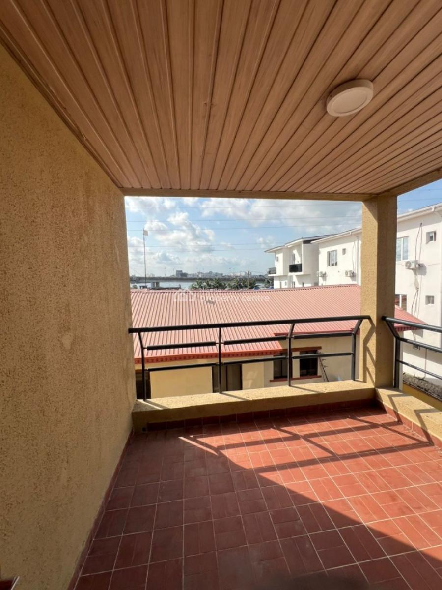 Newly Renovated 4-bedroom Penthouse with Bq, Lekki Phase 1, Lekki, Lagos, Flat / Apartment for Rent