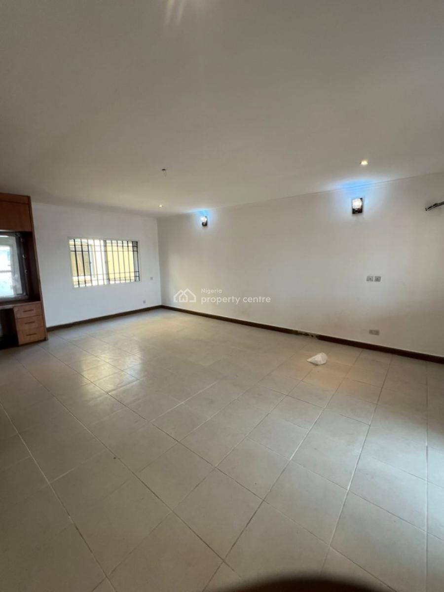 Newly Renovated 4-bedroom Penthouse with Bq, Lekki Phase 1, Lekki, Lagos, Flat / Apartment for Rent