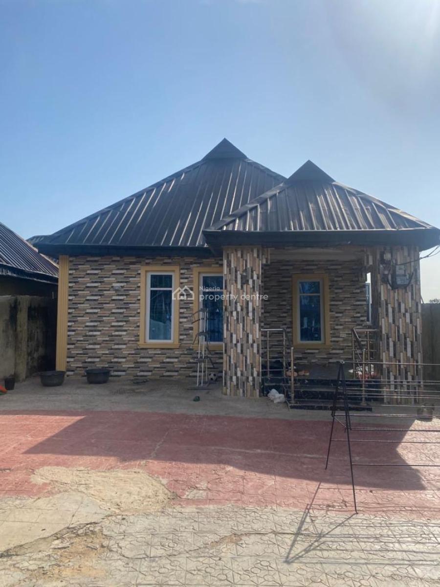 Standard 3 Bedroom, Oreta, Igbogbo, Ikorodu, Lagos, Detached Bungalow for Sale
