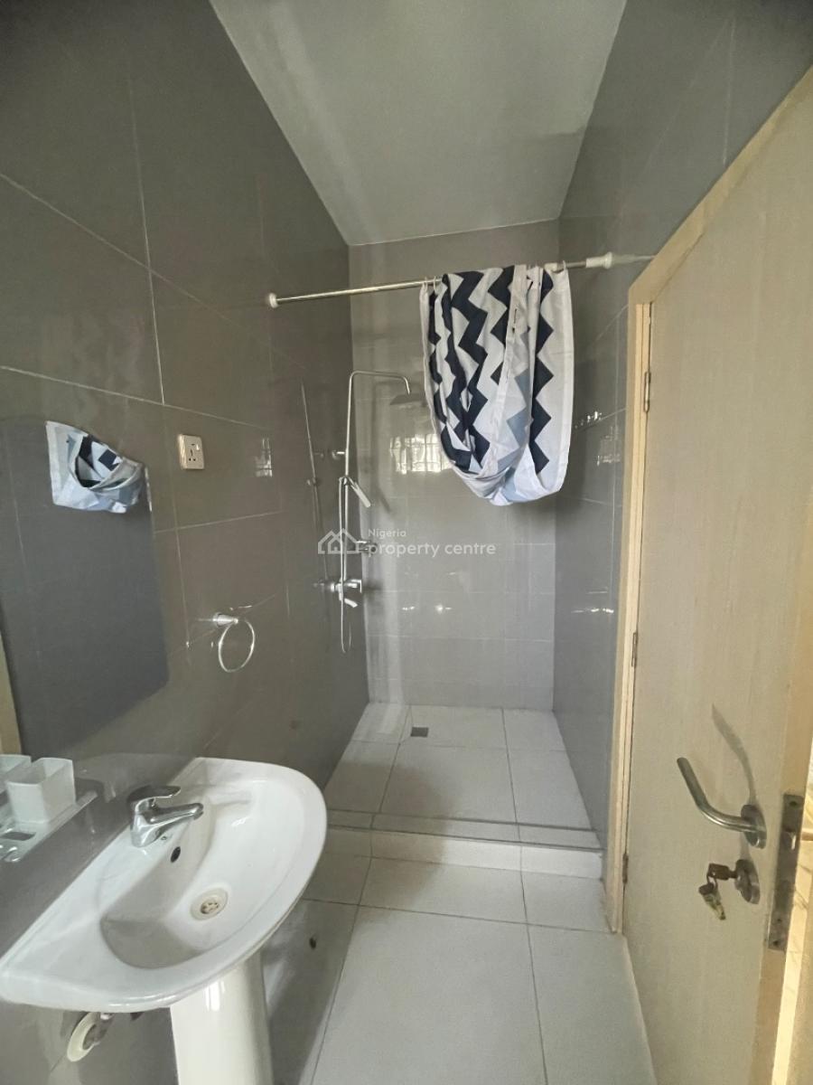 Refurbished Fully Serviced 3 Bedroom Apartment, Ikate Elegushi, Lekki, Lagos, Flat / Apartment for Rent