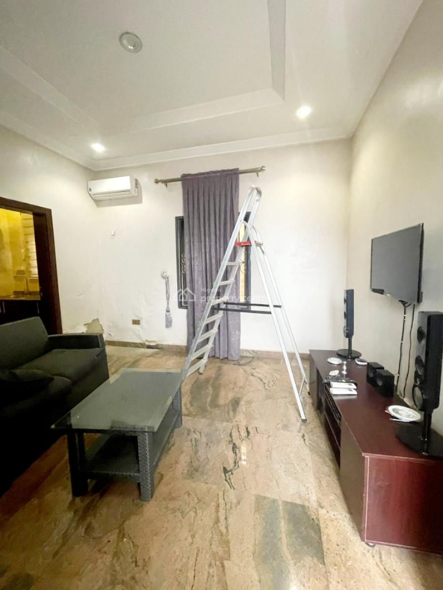 Luxury Furnished One Bedroom Bq in an Estate, Katampe Main Behind Aso Radio, Katampe, Abuja, Flat / Apartment for Rent