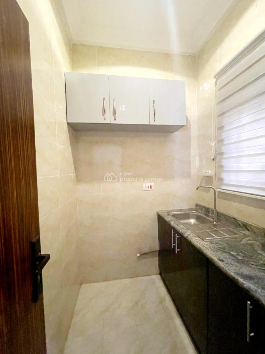 Luxury Furnished One Bedroom Bq in an Estate, Katampe Main Behind Aso Radio, Katampe, Abuja, Flat / Apartment for Rent