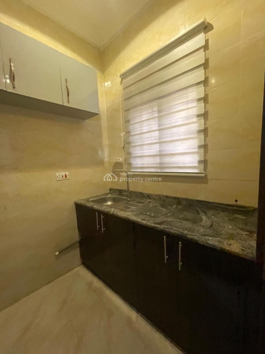 Luxury Furnished One Bedroom Bq in an Estate, Katampe Main Behind Aso Radio, Katampe, Abuja, Flat / Apartment for Rent