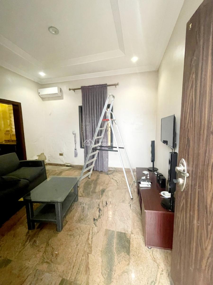 Luxury Furnished One Bedroom Bq in an Estate, Katampe Main Behind Aso Radio, Katampe, Abuja, Flat / Apartment for Rent