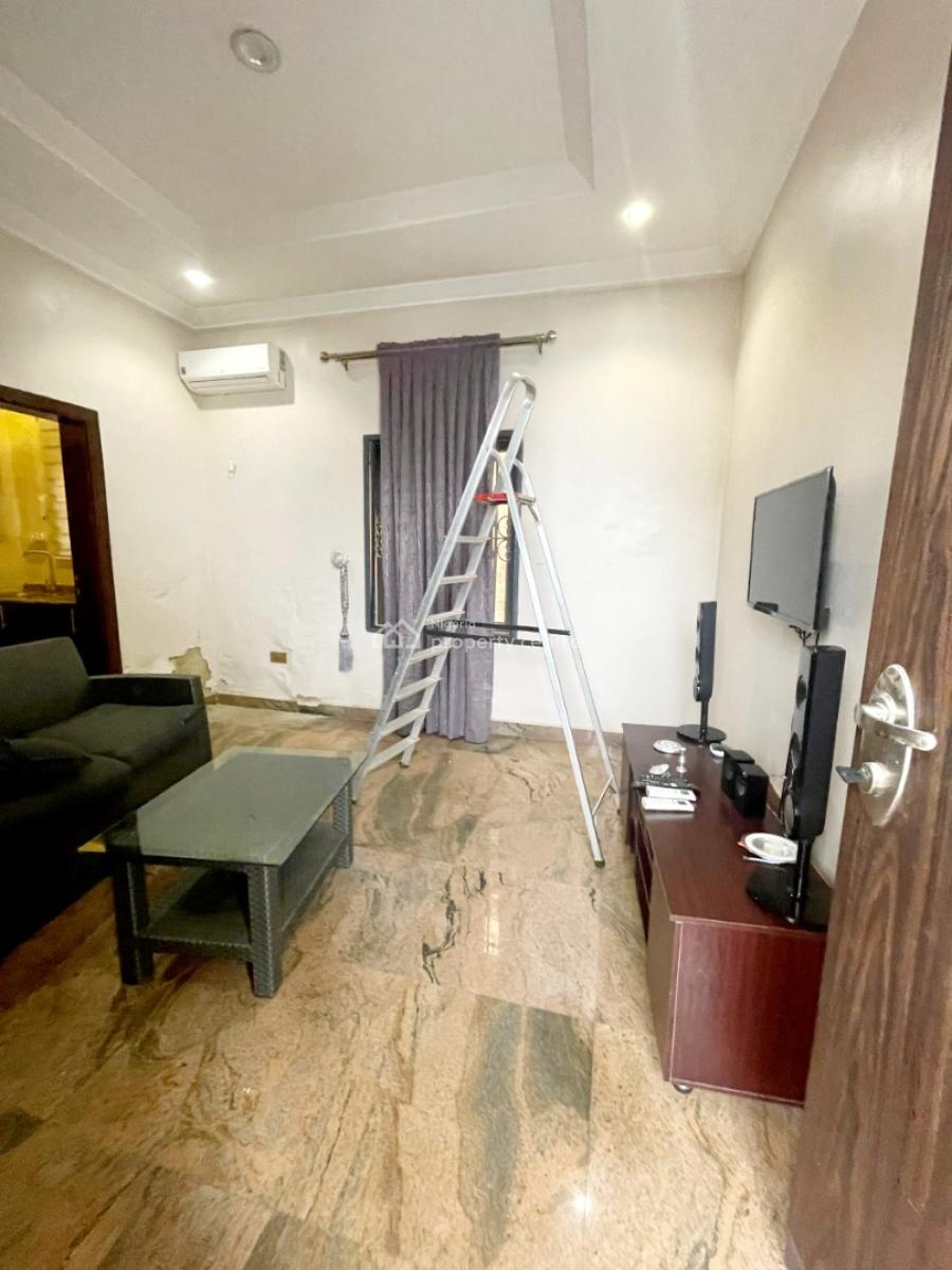 Luxury Furnished One Bedroom Bq in an Estate, Katampe Main Behind Aso Radio, Katampe, Abuja, Flat / Apartment for Rent