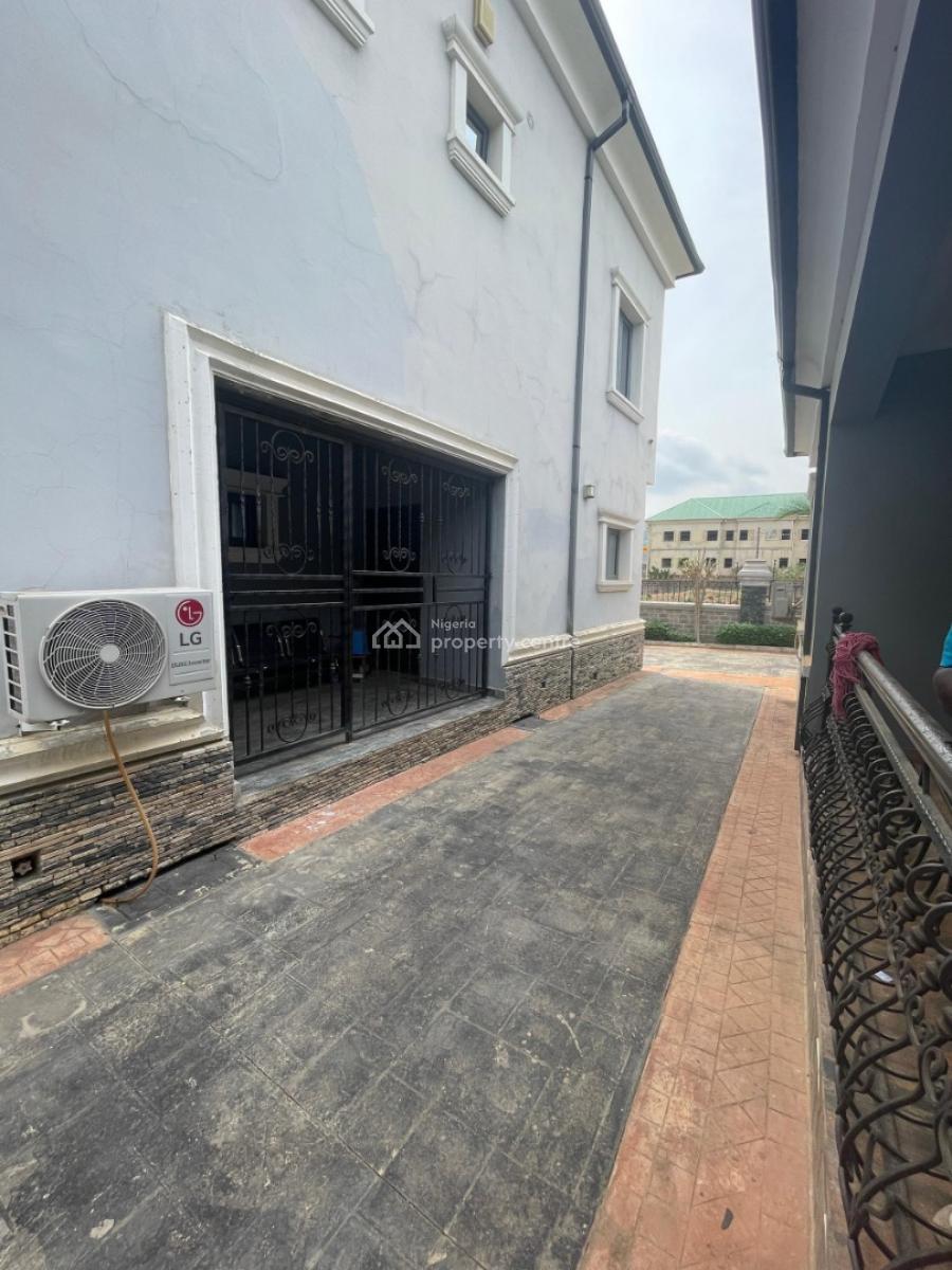 Luxury Furnished One Bedroom Bq in an Estate, Katampe Main Behind Aso Radio, Katampe, Abuja, Flat / Apartment for Rent