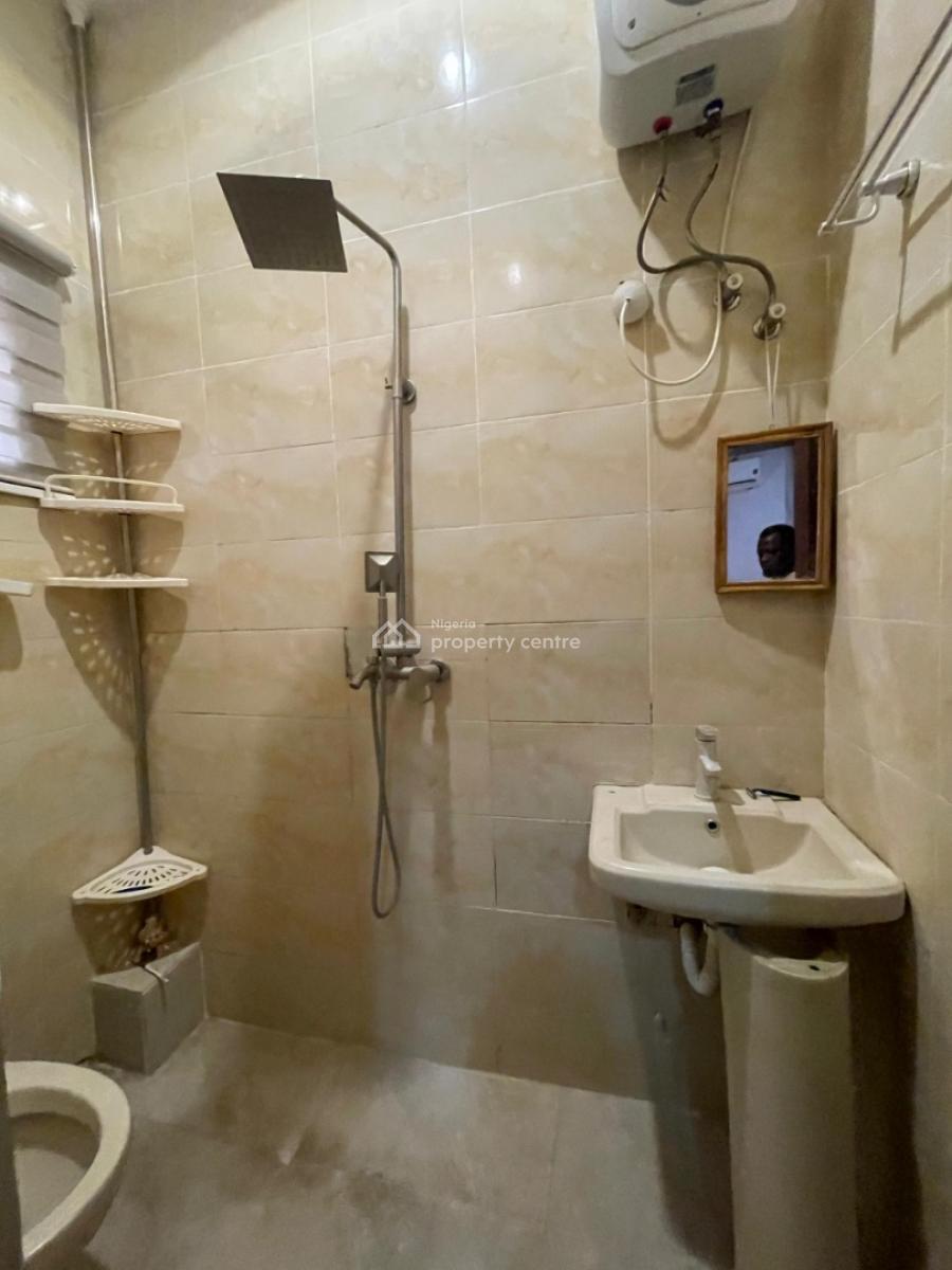 Luxury Furnished One Bedroom Bq in an Estate, Behind Aso Radio, Katampe (main), Katampe, Abuja, Flat / Apartment for Rent