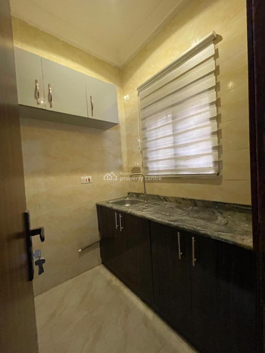 Luxury Furnished One Bedroom Bq in an Estate, Behind Aso Radio, Katampe (main), Katampe, Abuja, Flat / Apartment for Rent