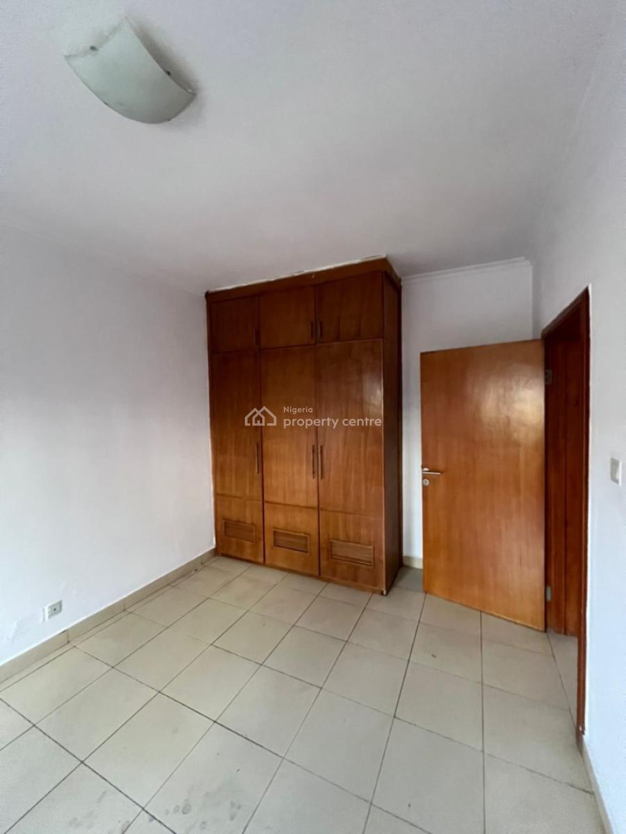 Newly Renovated 3-bedroom Apartment on The Ground Floor, Lekki Phase 1, Lekki, Lagos, Flat / Apartment for Rent
