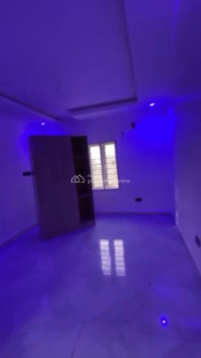 Distress 3-bedroom, Dawaki, Gwarinpa, Abuja, Flat / Apartment for Sale