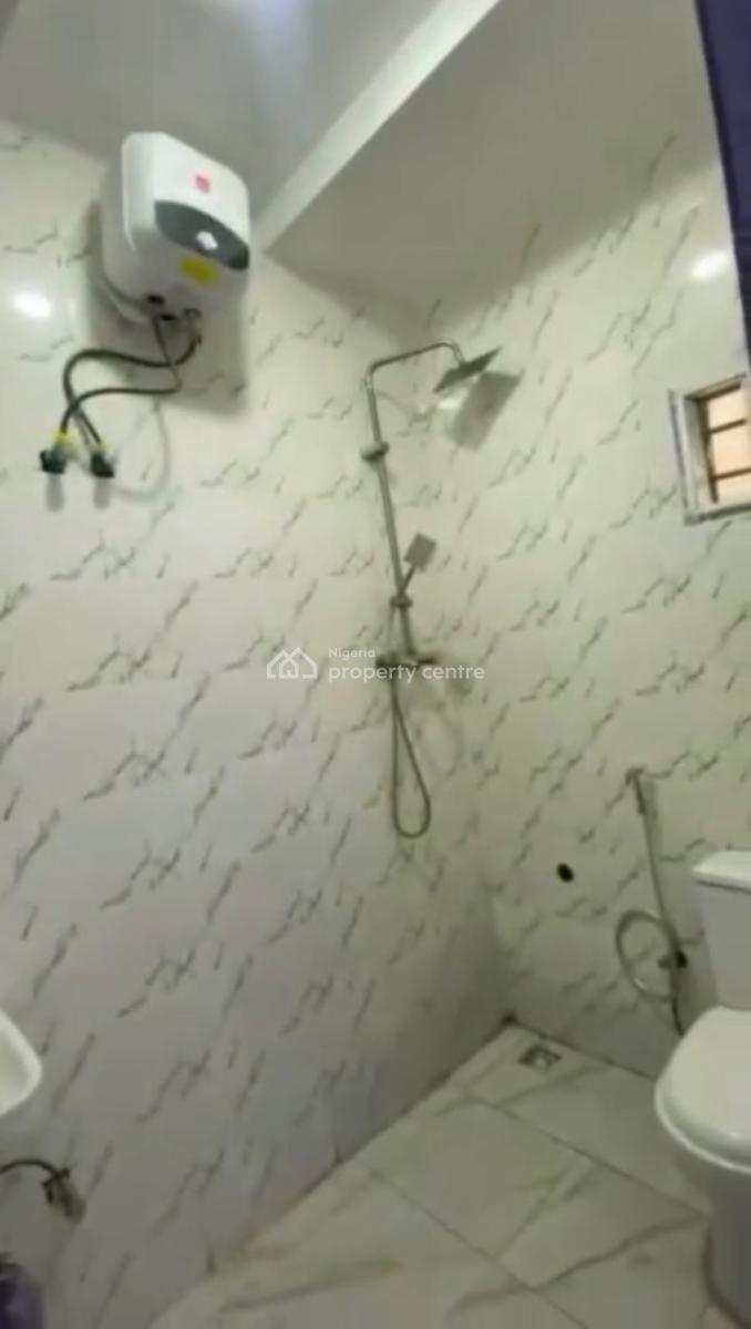 Distress 3-bedroom, Dawaki, Gwarinpa, Abuja, Flat / Apartment for Sale