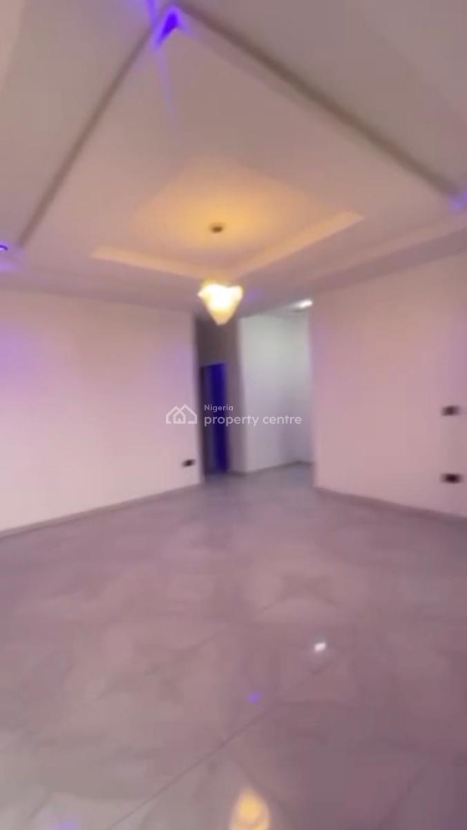 Distress 3-bedroom, Dawaki, Gwarinpa, Abuja, Flat / Apartment for Sale
