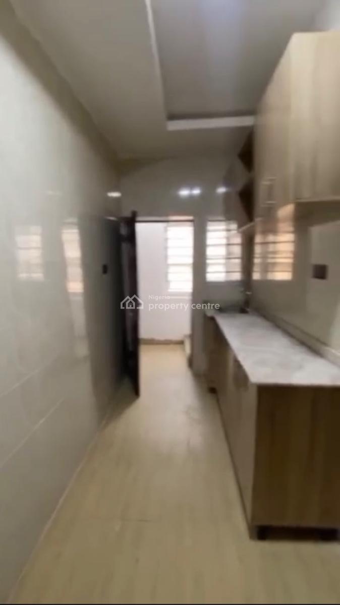 Distress 3-bedroom, Dawaki, Gwarinpa, Abuja, Flat / Apartment for Sale