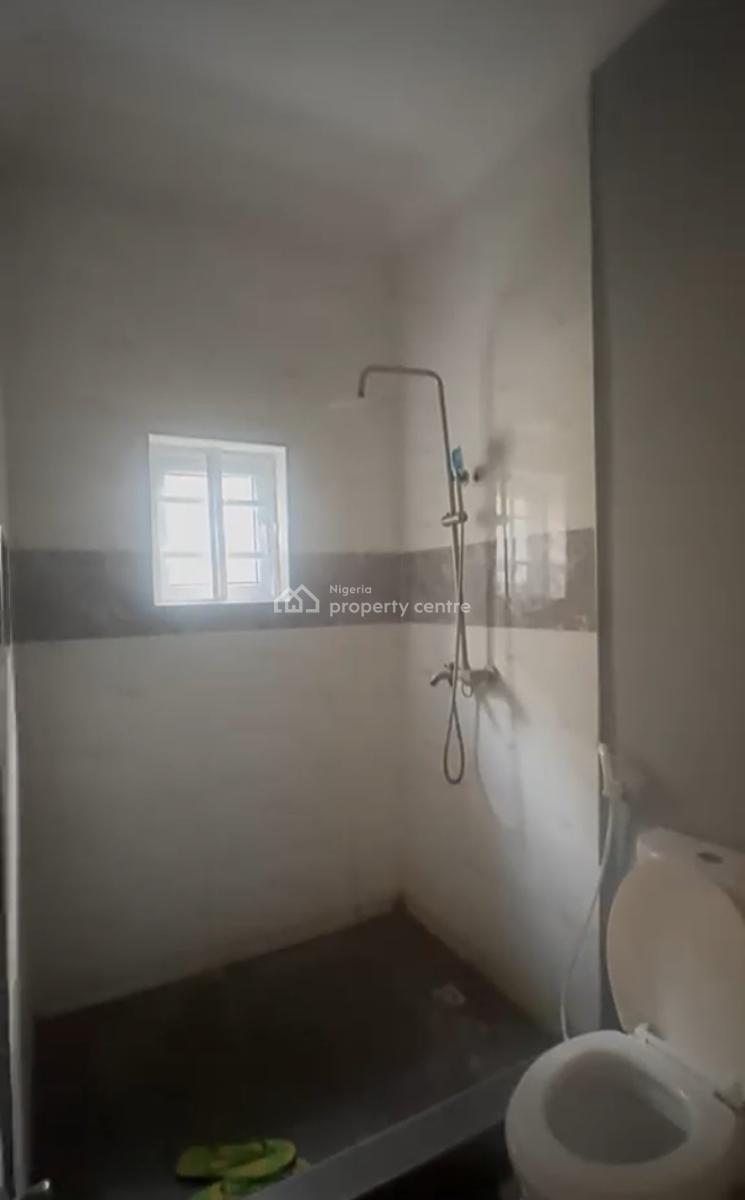 Spacious Downstairs Mini Flat Off Mobile Rd { Video}, Maroko Off Mobile Road, Ilaje, Ajah, Lagos, Mini Flat (room and Parlour) for Rent