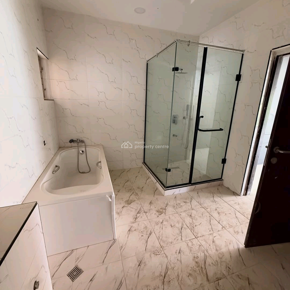 4 Bedroom Terrace Duplex with Bq  Kaura, Abuja  Location:kaura - a, Kaura, Abuja, House for Sale