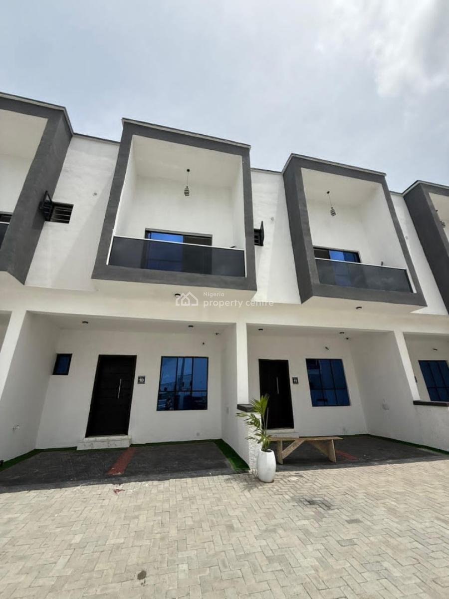 *    *3 Bedrooms Terrace Duplex*    *location : Abraham, Abraham Adesanya, Lekki, Lagos, Terraced Duplex for Rent