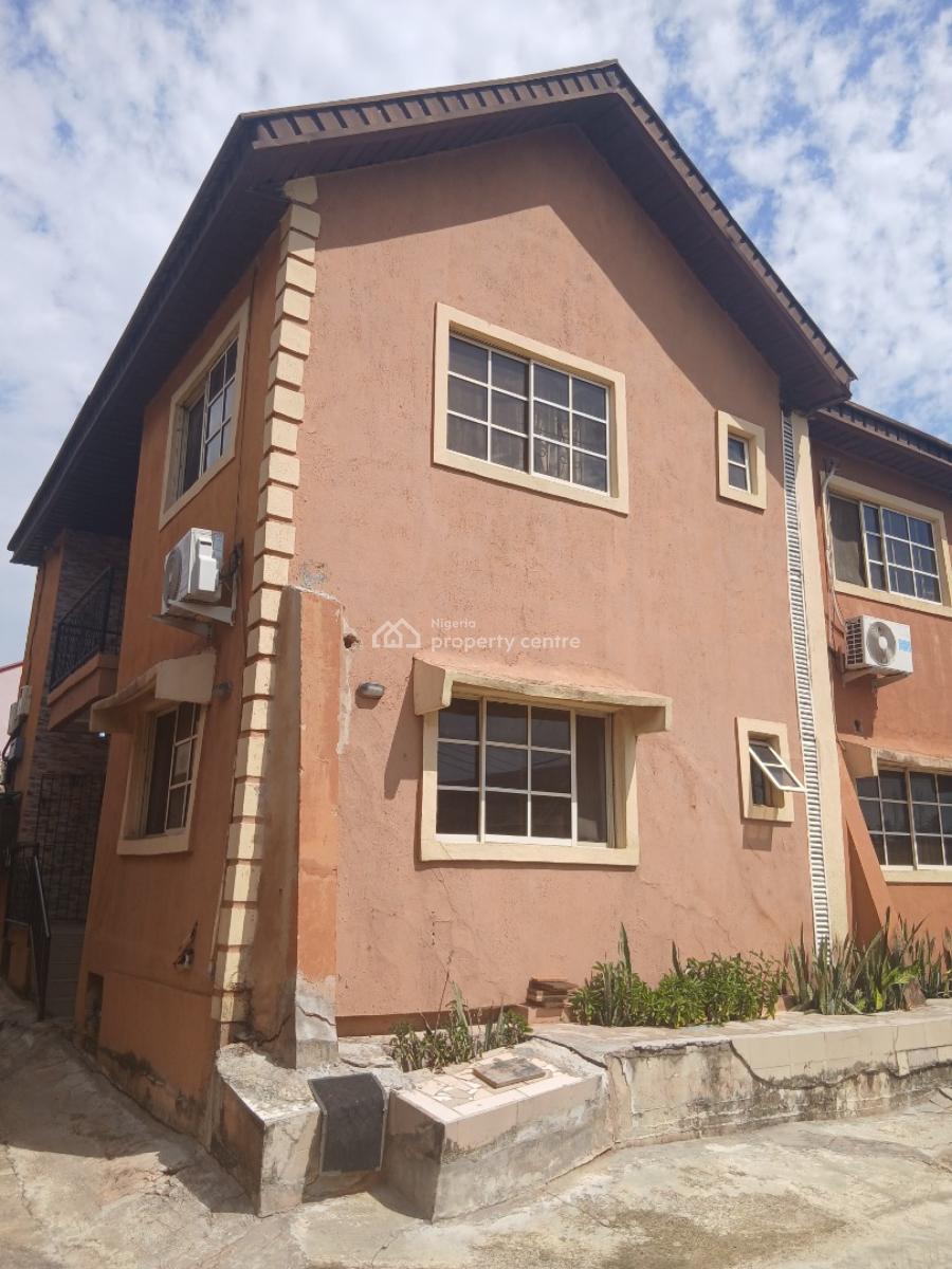 Lovely Building, Maryland, Lagos, Block of Flats for Sale