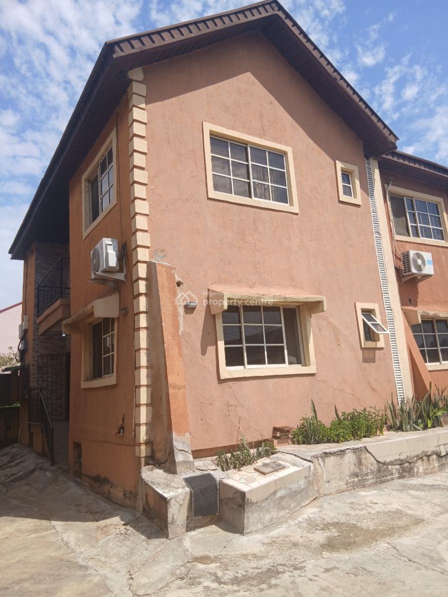 Lovely Building, Maryland, Lagos, Block of Flats for Sale