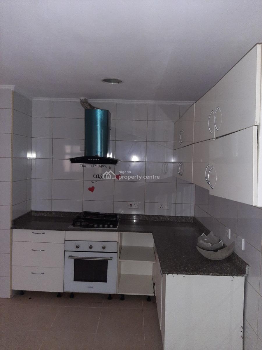 Serviced with 24/7 Power Supply 2 Bedroom En-suite Flat with an Enclos, Oniru, Victoria Island (vi), Lagos, Flat / Apartment for Rent