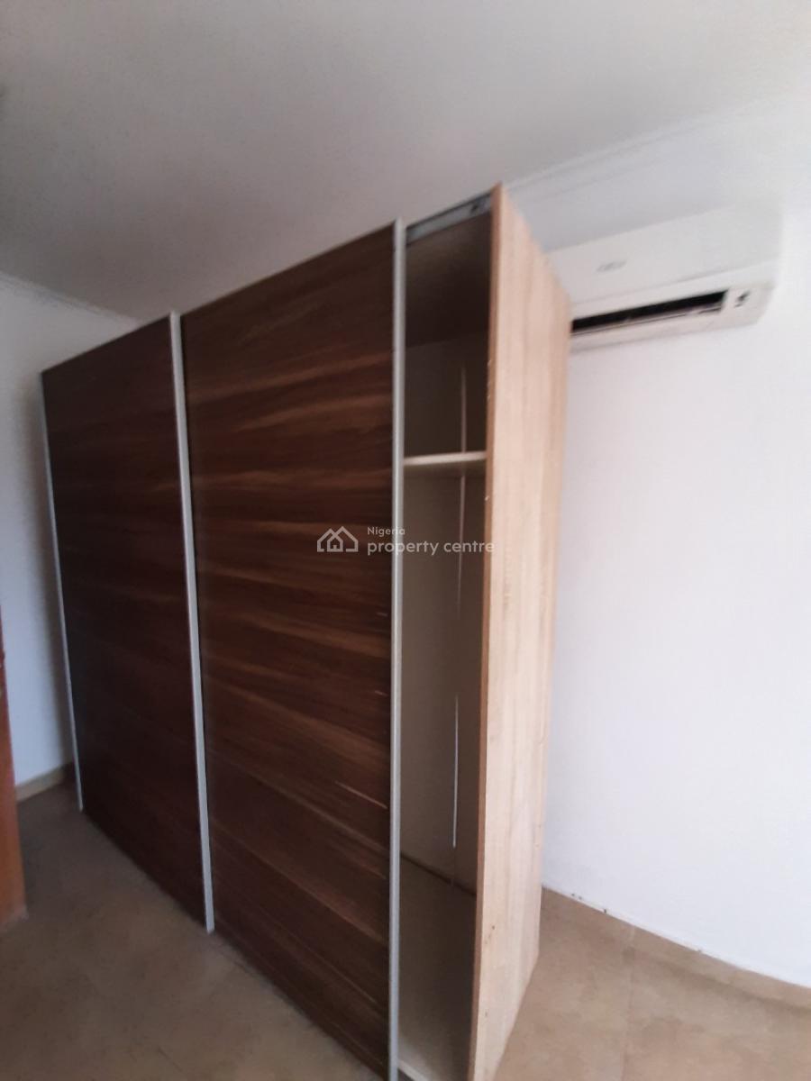 Serviced with 24/7 Power Supply 2 Bedroom En-suite Flat with an Enclos, Oniru, Victoria Island (vi), Lagos, Flat / Apartment for Rent