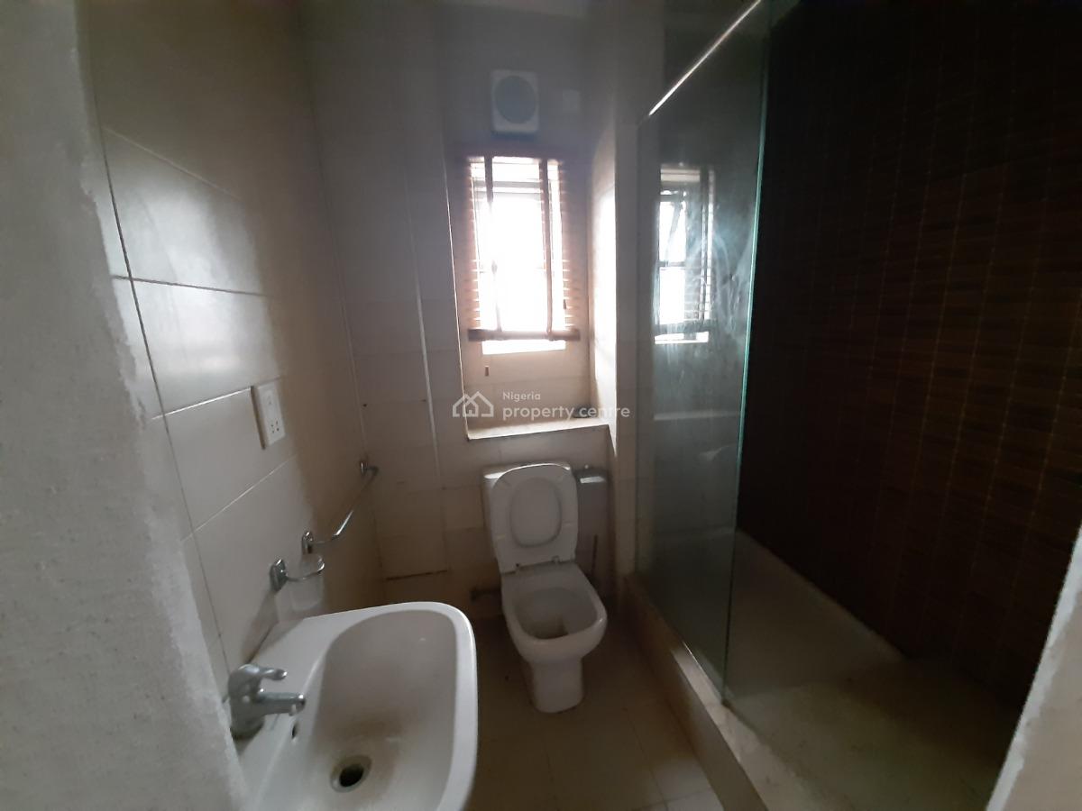 Serviced with 24/7 Power Supply 2 Bedroom En-suite Flat with an Enclos, Oniru, Victoria Island (vi), Lagos, Flat / Apartment for Rent