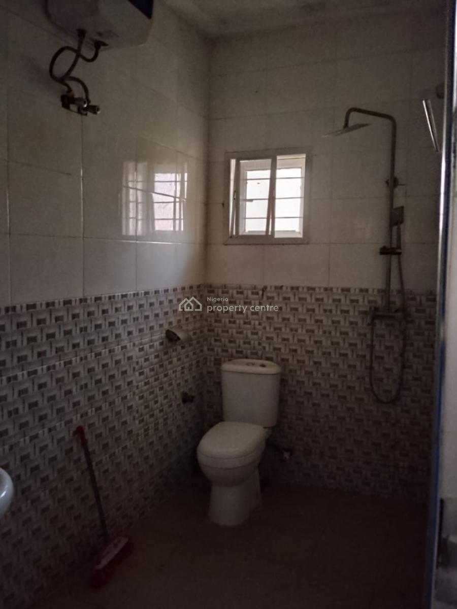 a Very Good Spacious 2-bedroom Terrace Duplex, Naf Estate., Asokoro District, Abuja, Terraced Duplex for Rent