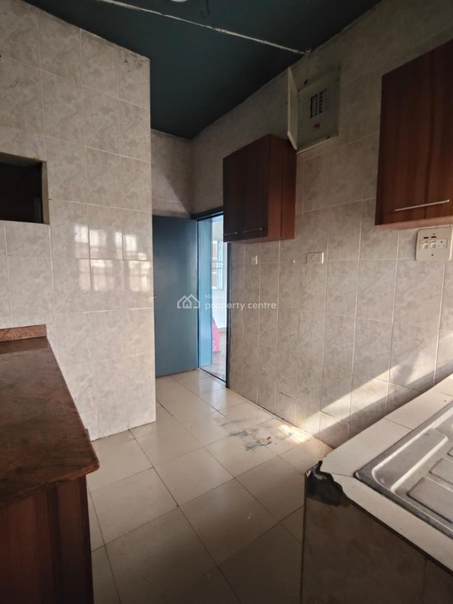 Well Maintained 2 Bedroom Flat, Shapati, Bogije, Ibeju Lekki, Lagos, Flat / Apartment for Rent