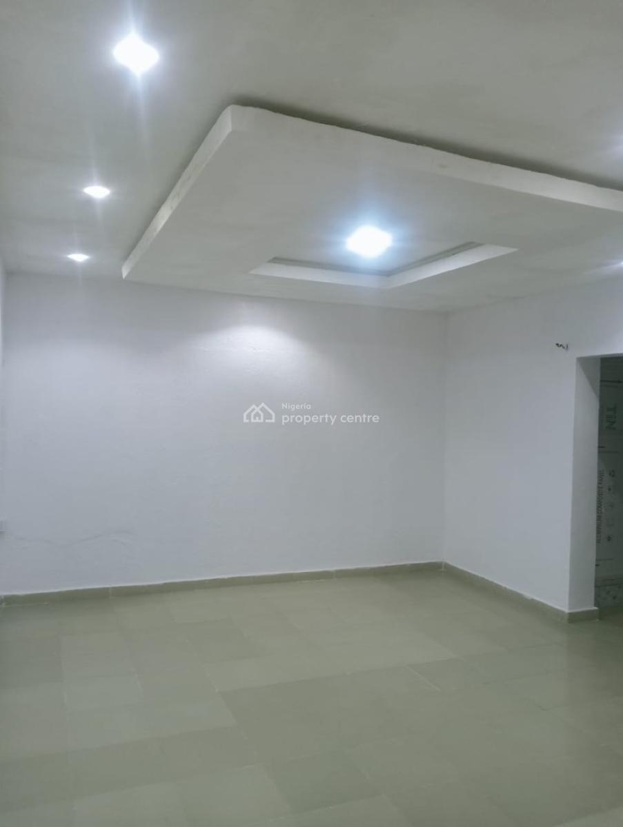 2 Bedroom Flat Downstairs in a Secured Neighborhood, Gra Phase 1, Magodo, Lagos, Flat / Apartment for Rent
