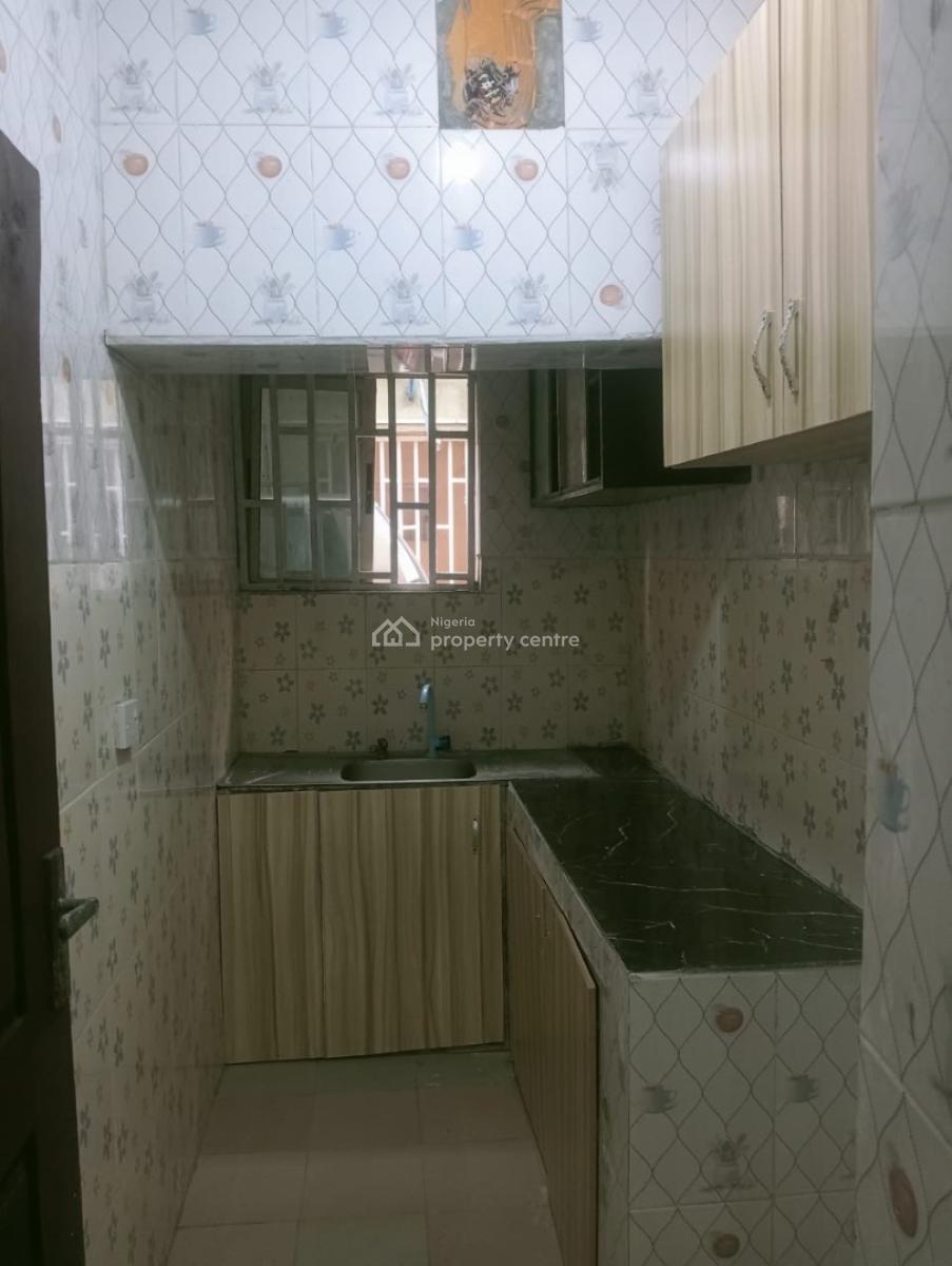 2 Bedroom Flat Downstairs in a Secured Neighborhood, Gra Phase 1, Magodo, Lagos, Flat / Apartment for Rent