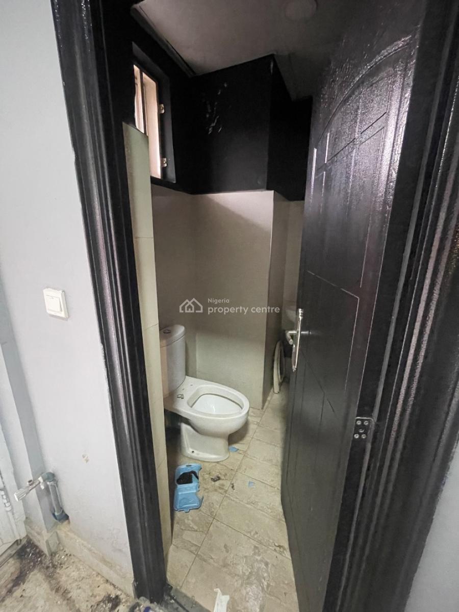 Neat 150sqm Strategic Shop/office Space, Gwarinpa, Abuja, Plaza / Complex / Mall for Rent