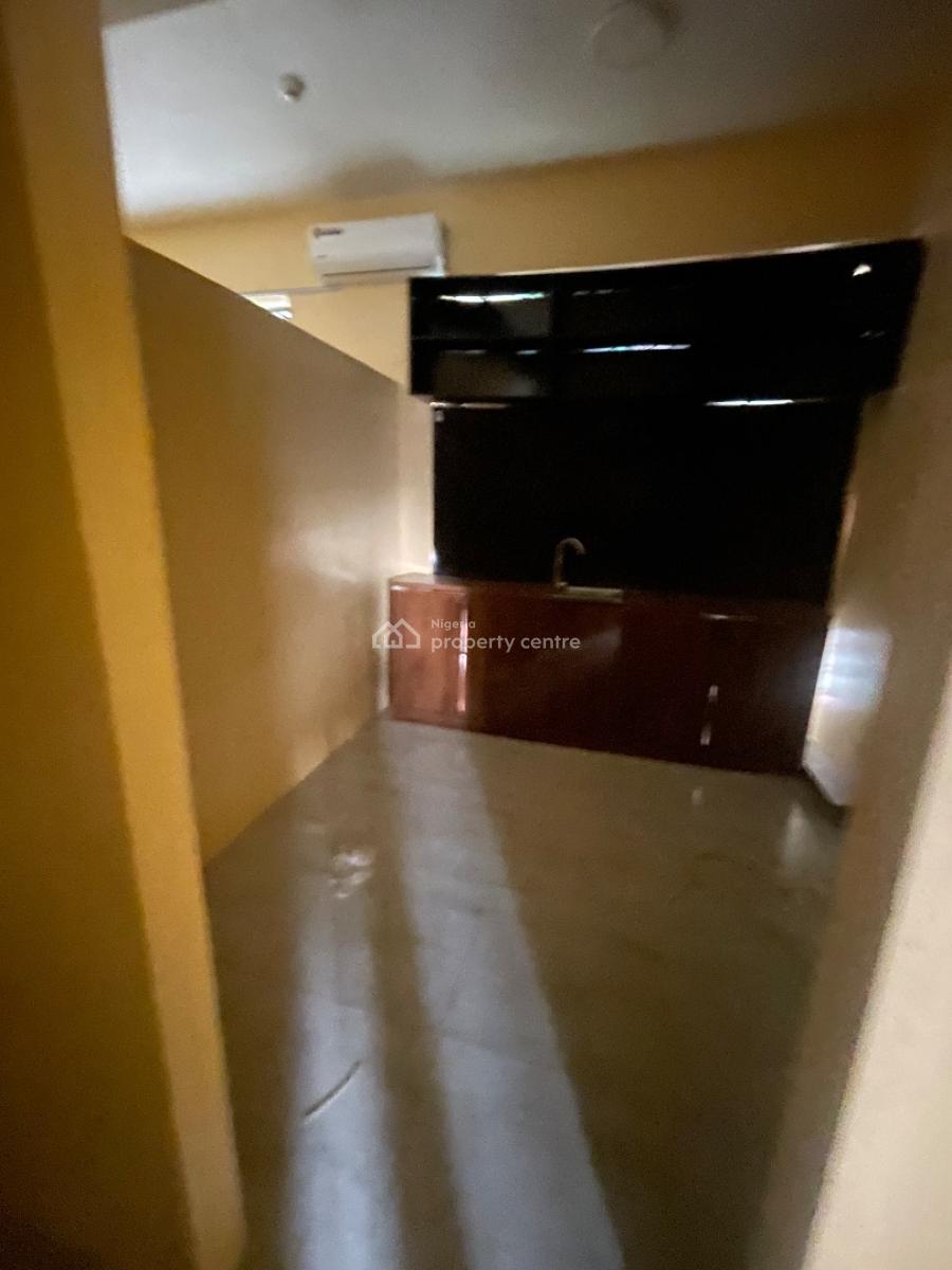 Neat 150sqm Strategic Shop/office Space, Gwarinpa, Abuja, Plaza / Complex / Mall for Rent