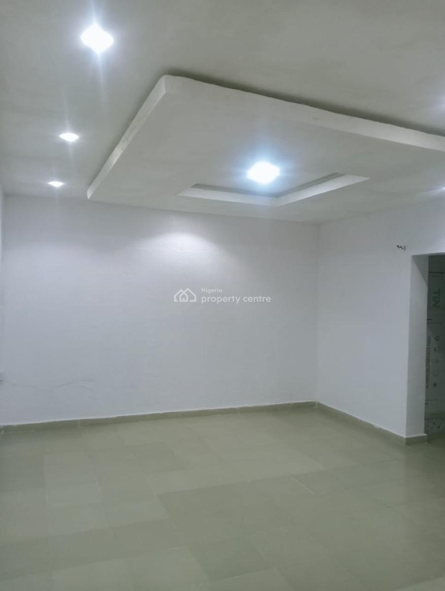 2 Bedroom Flat at Magodo Phase 1, 2 Toilets. Downstairs Available, Magodo Phase 1, Gra Phase 1, Magodo, Lagos, Flat / Apartment for Rent