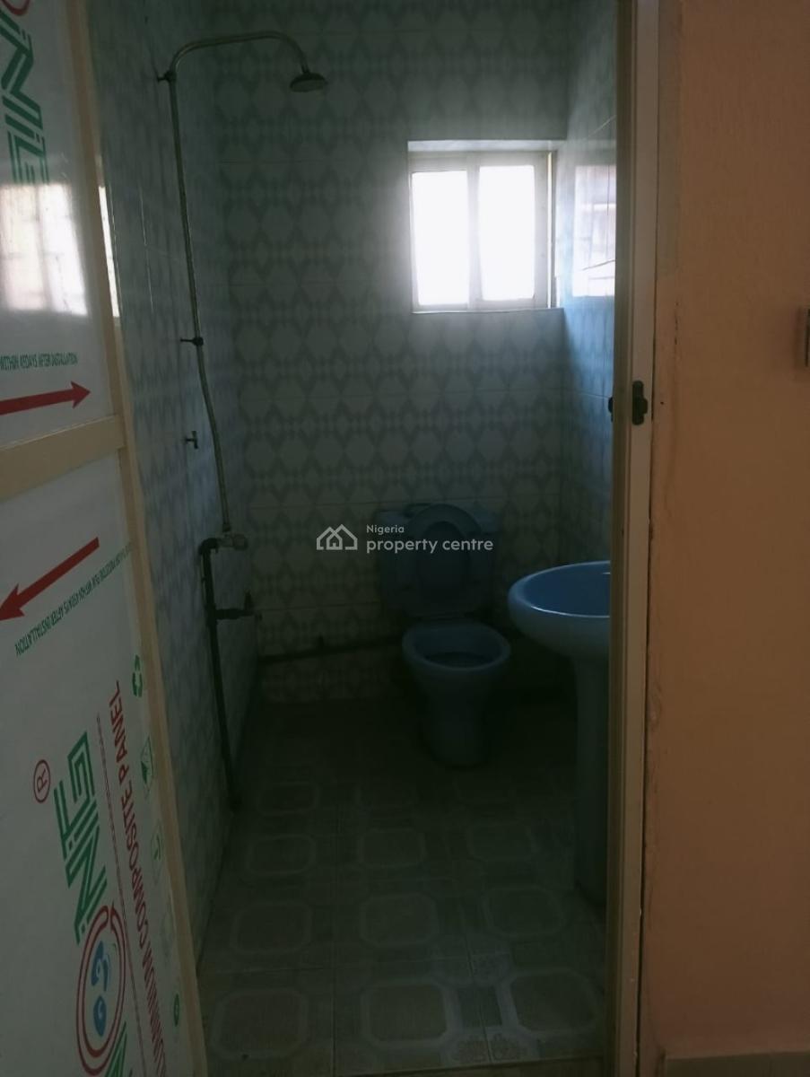 2 Bedroom Flat at Magodo Phase 1, 2 Toilets. Downstairs Available, Magodo Phase 1, Gra Phase 1, Magodo, Lagos, Flat / Apartment for Rent