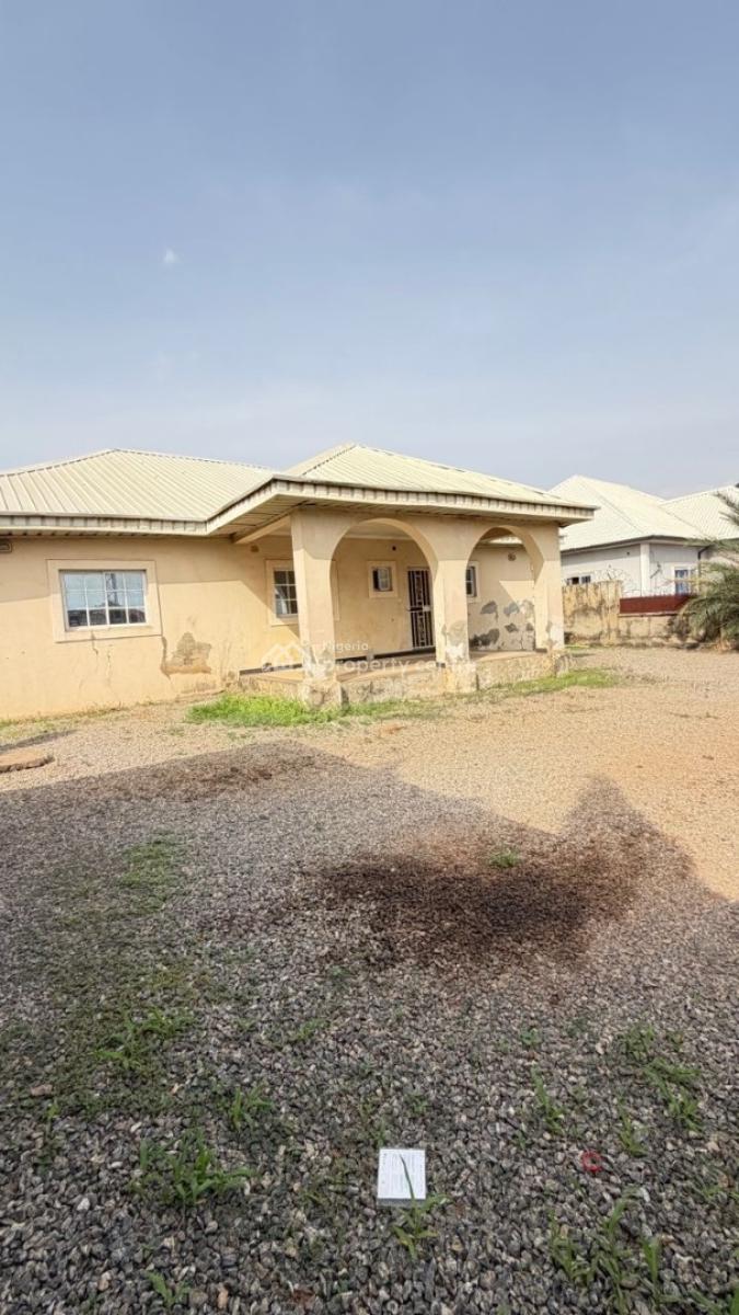 3 Bedroom Bungalow  with Gate, Lokogoma District, Abuja, Detached Bungalow for Rent