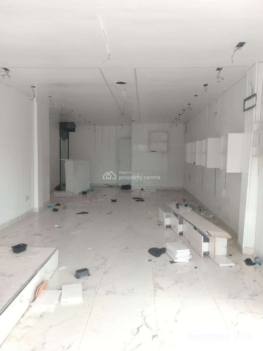 Shop Space in a Very Busy Area with a Toilet, Lekki Phase 1, Lekki Phase 1, Lekki, Lagos, Shop for Rent