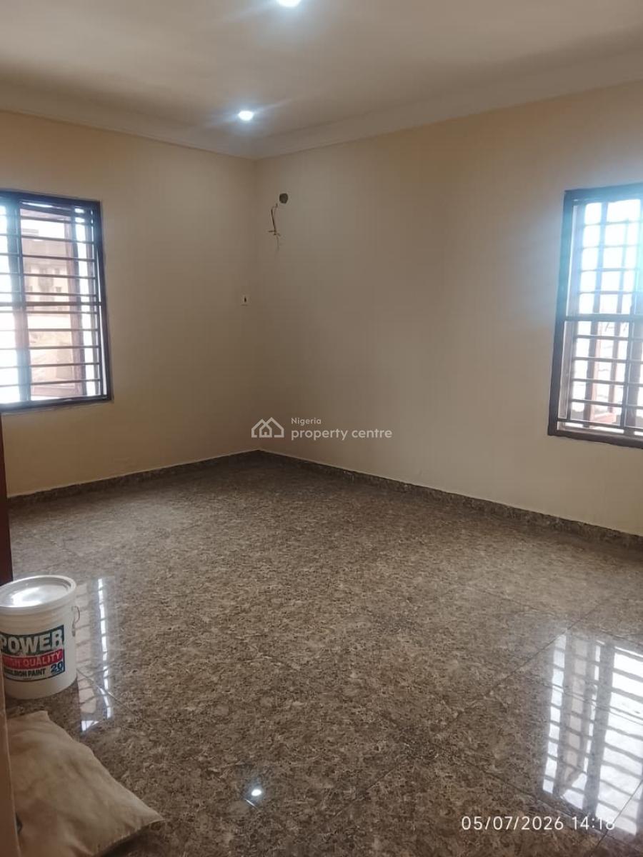 Spacious 3 Bedroom Apartment with a Bq Upstairs, Lekki Phase 1, Lekki, Lagos, Flat / Apartment for Rent