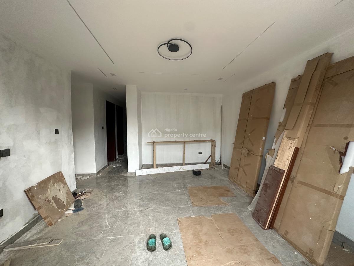 Spacious 2 Bedroom with Bq, Yaba, Lagos, Flat / Apartment for Sale