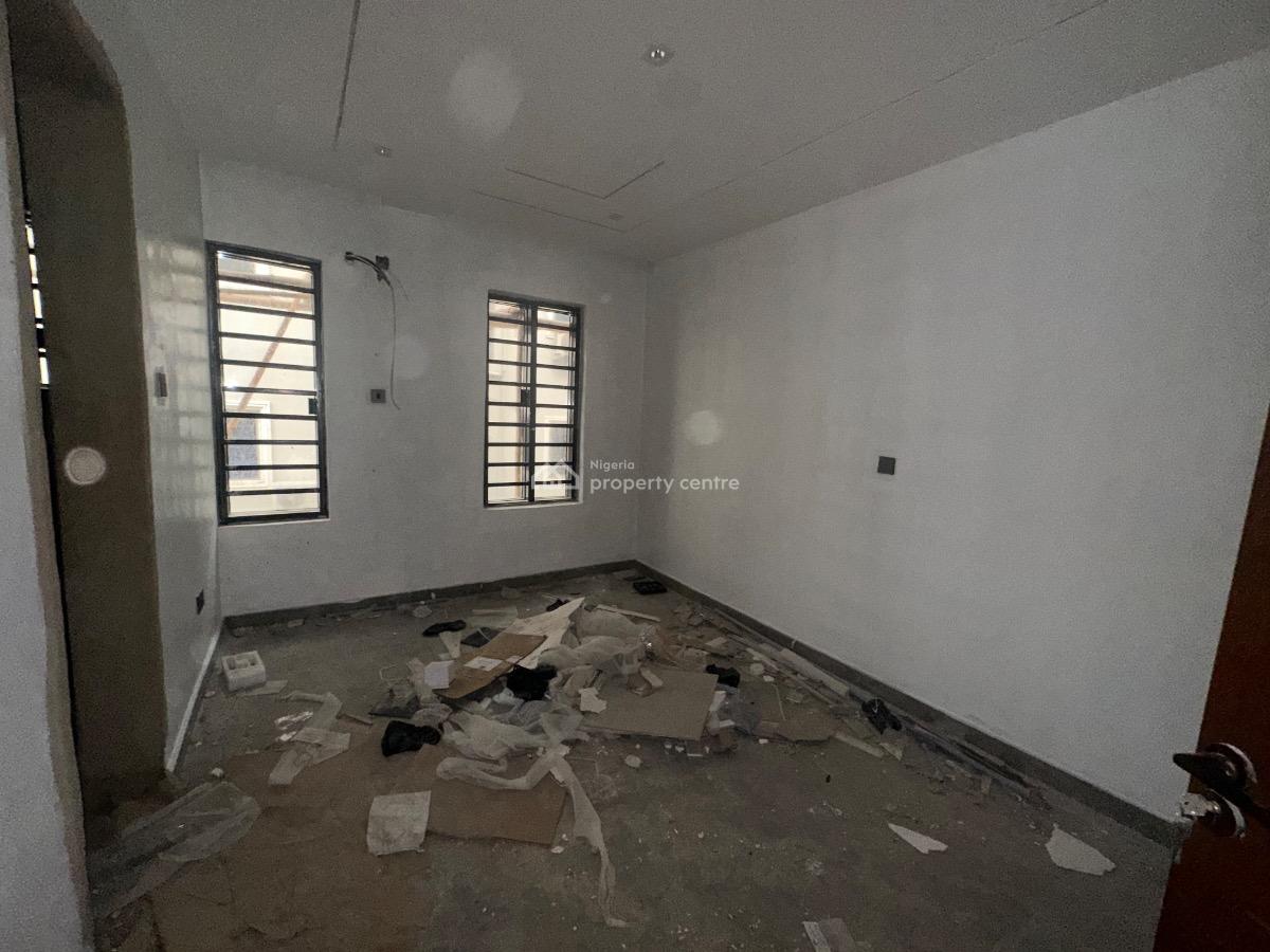 Spacious 2 Bedroom with Bq, Yaba, Lagos, Flat / Apartment for Sale