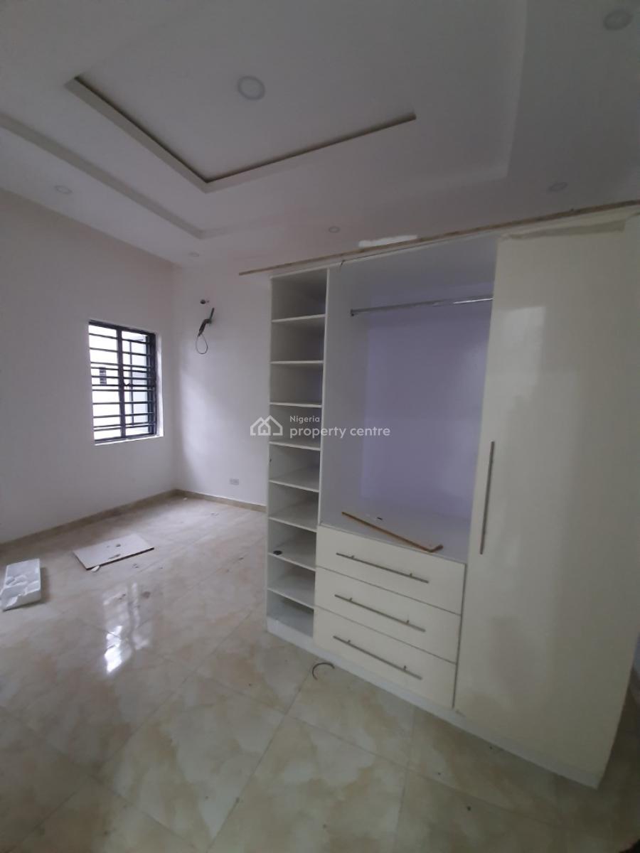 Serviced 4 Bedroom En-suite Townhouse with an Enclosed Fitted Kitchen/, Ikate, Lekki, Lagos, Terraced Duplex for Rent