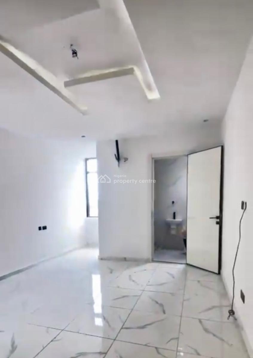 Unbelievable Investment Opportunity in Lekki, Ikate, Lekki, Lagos, Mini Flat (room and Parlour) for Sale