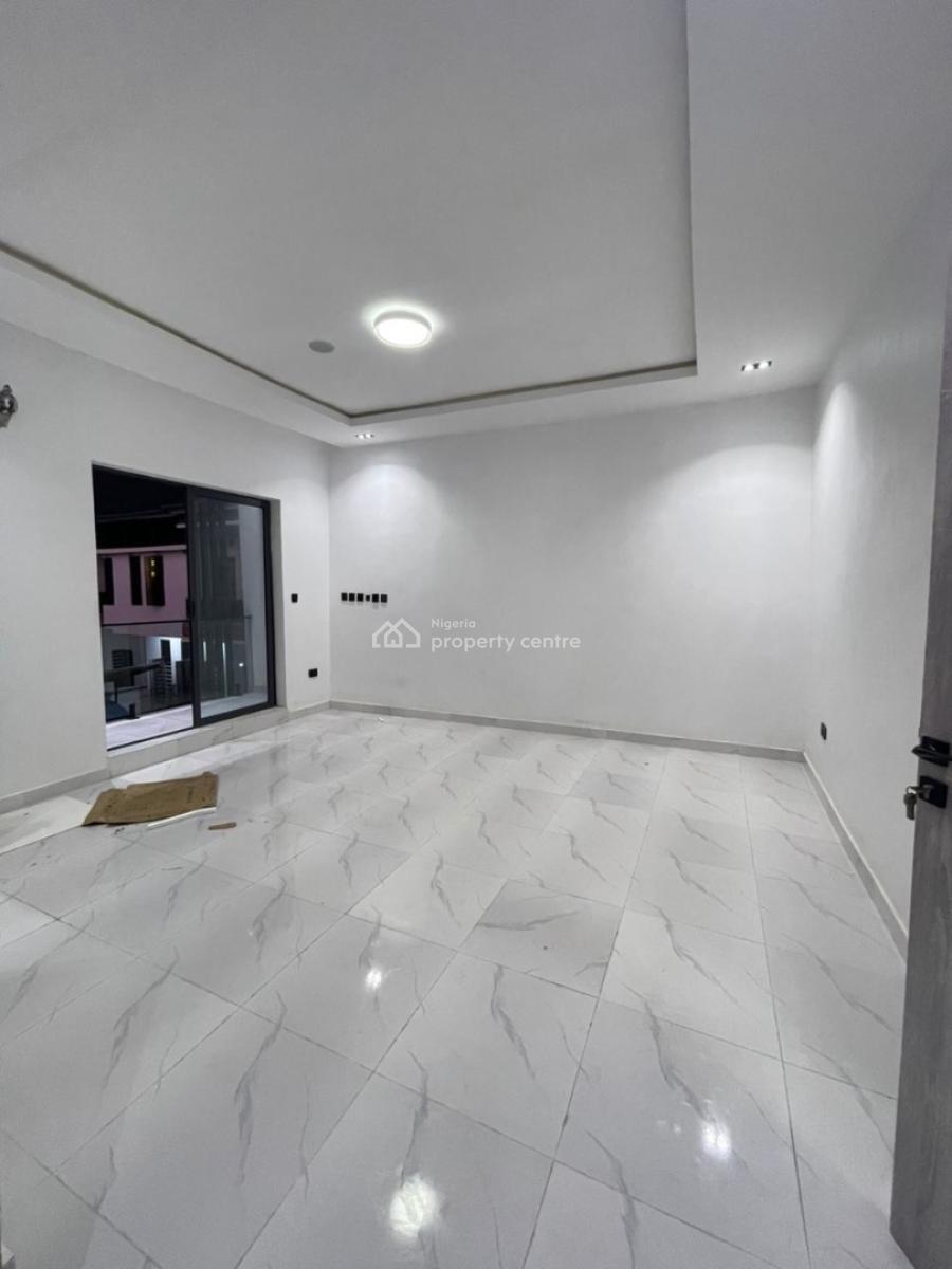 Spacious Luxury Master Bedroom, Westend Estate, Lekki County, Ikota, Lekki, Lagos, Flat / Apartment for Rent
