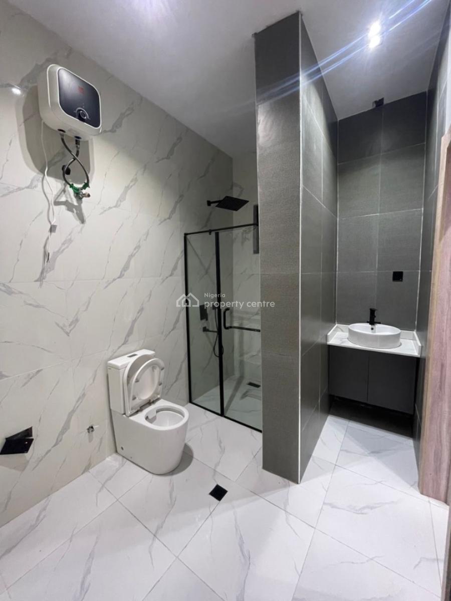 Spacious Luxury Master Bedroom, Westend Estate, Lekki County, Ikota, Lekki, Lagos, Flat / Apartment for Rent