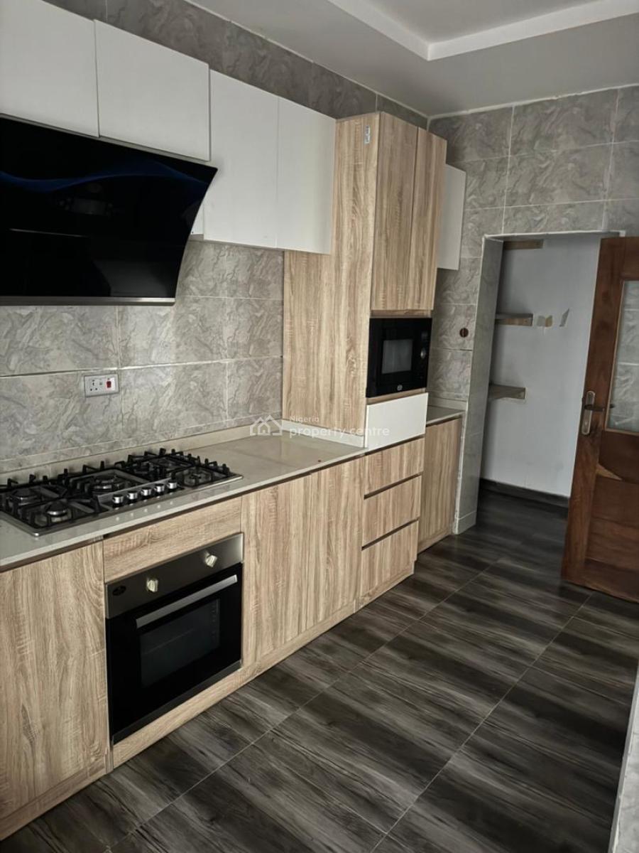 Luxury and Well Maintained 4 Units of 3 Bedrooms Apartments, Lekki Phase 1 Right Hand Side, Lekki, Lagos, Flat / Apartment for Rent