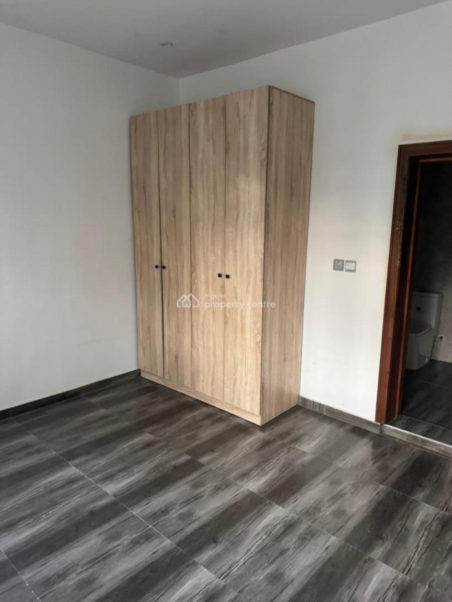 Luxury and Well Maintained 4 Units of 3 Bedrooms Apartments, Lekki Phase 1 Right Hand Side, Lekki, Lagos, Flat / Apartment for Rent