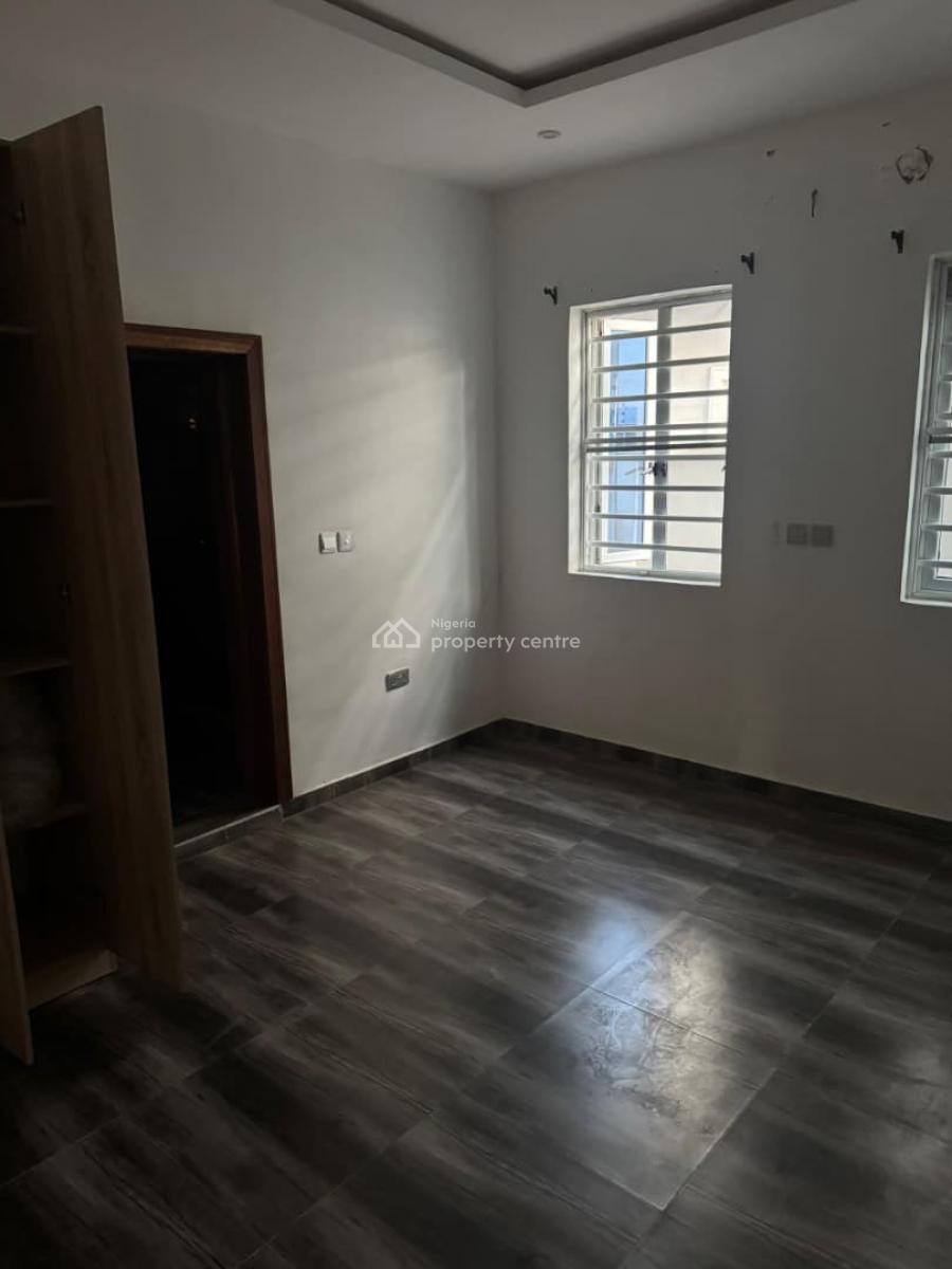 Luxury and Well Maintained 4 Units of 3 Bedrooms Apartments, Lekki Phase 1 Right Hand Side, Lekki, Lagos, Flat / Apartment for Rent