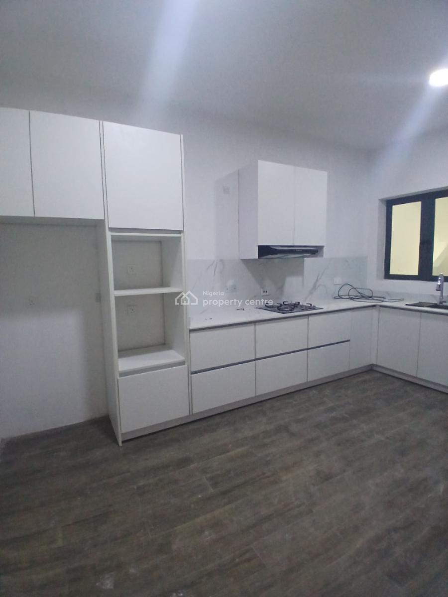 Newly Built and Serviced with 24/7 Power Supply 2 Bedroom En-suite Fla, Lekki Phase 1, Lekki, Lagos, Flat / Apartment for Rent